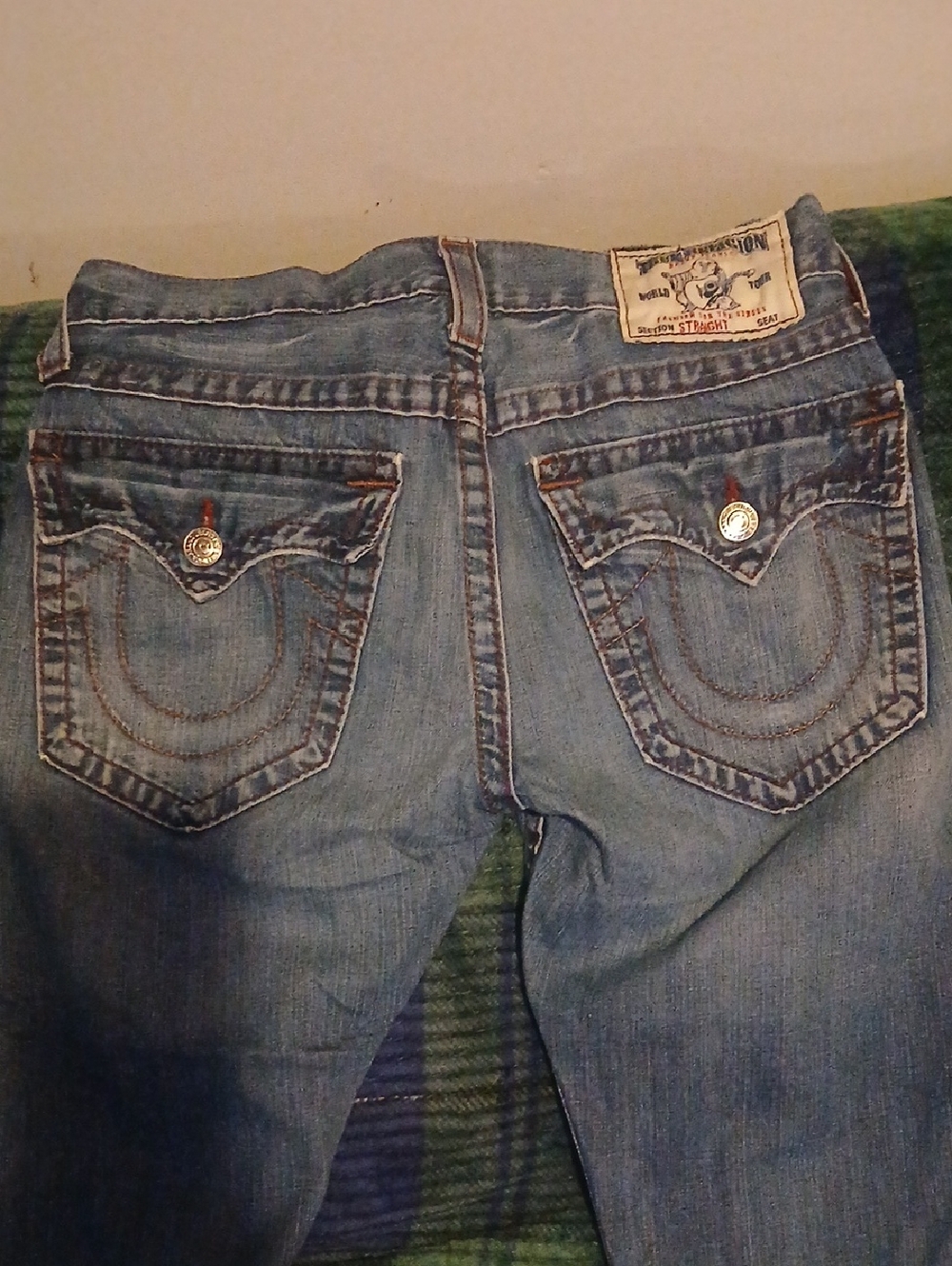TRUE RELIGON billy Jeans.....Light Wash Denim Jeans with Decorative Back Pockets